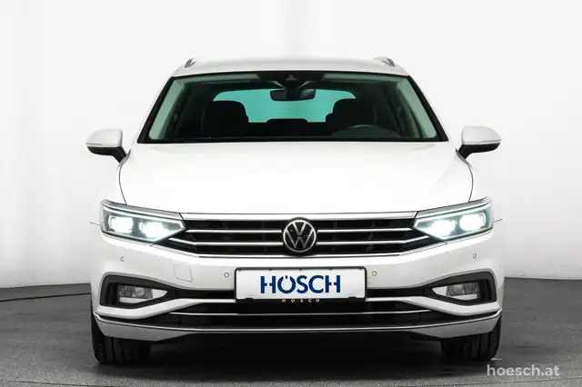 Volkswagen Passat view 2
