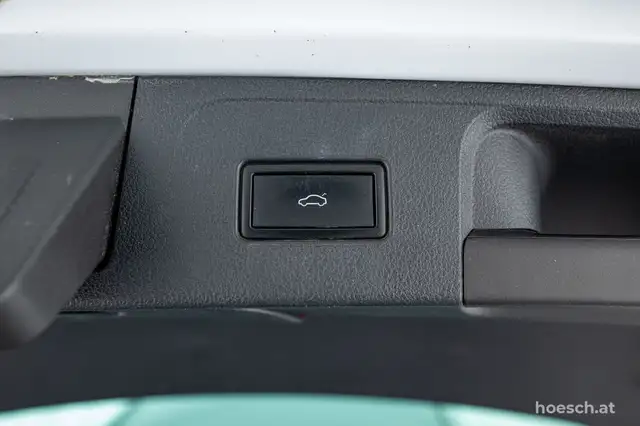 Volkswagen Passat view 9