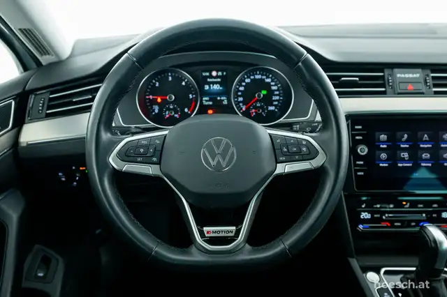 Volkswagen Passat view 6