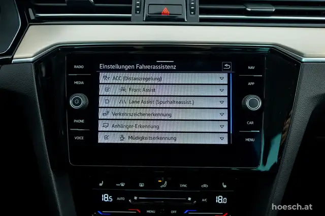 Volkswagen Passat view 14