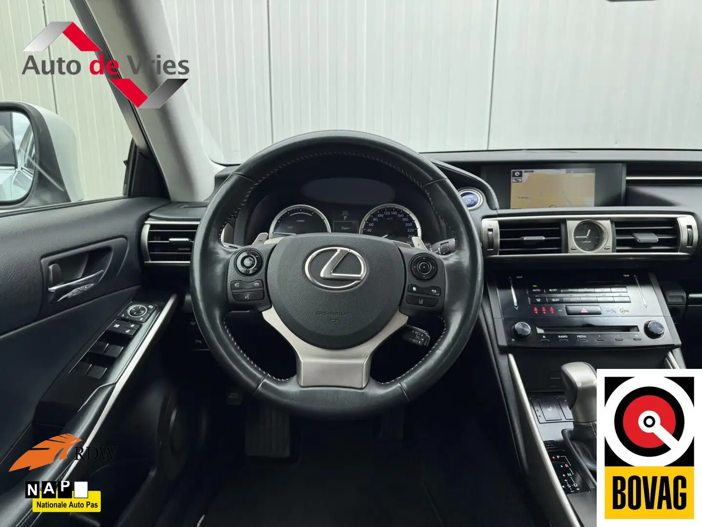 Lexus IS 300 300h First Edition|LED|NL-Auto|Navi Grijs - 2