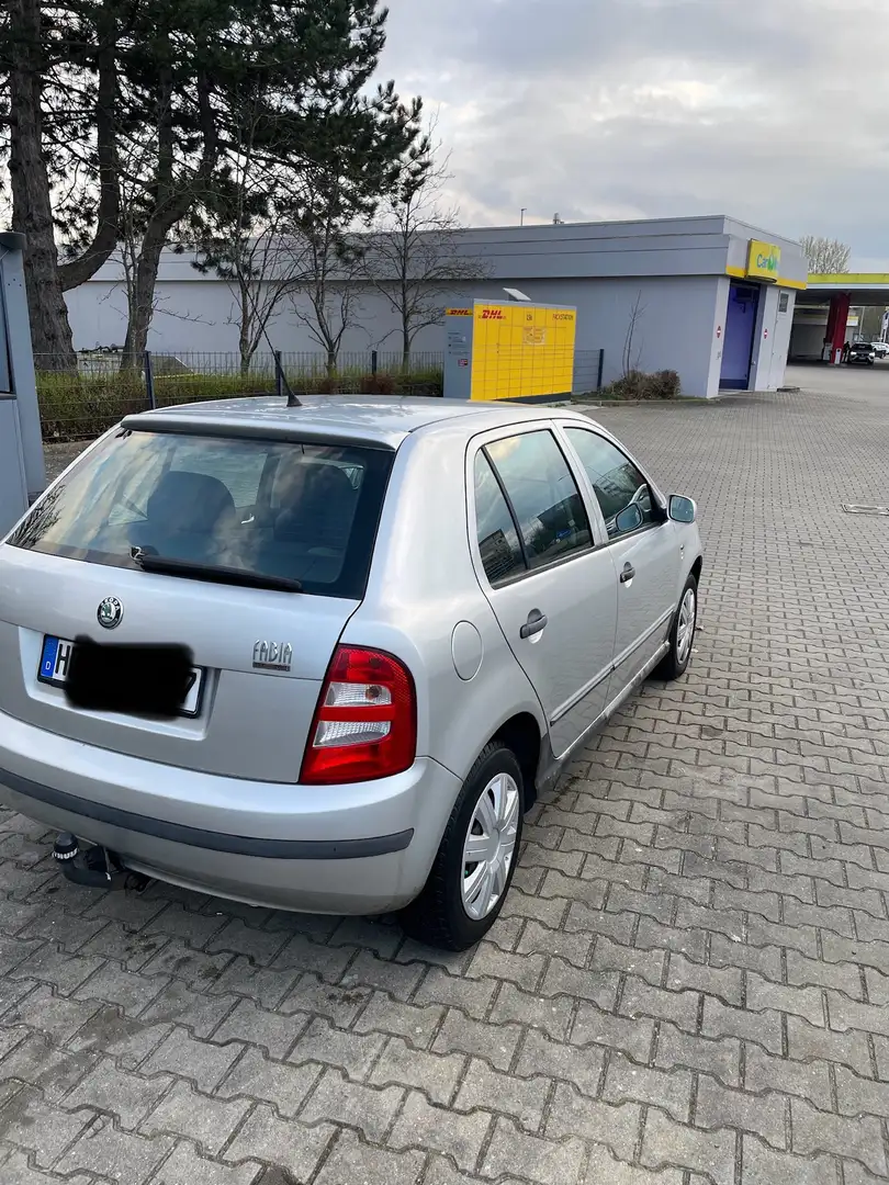 Skoda Fabia 1.4 16V Combi Classic Stříbrná - 2