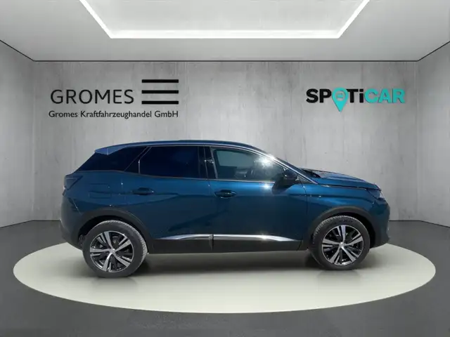 Peugeot 3008 view 2
