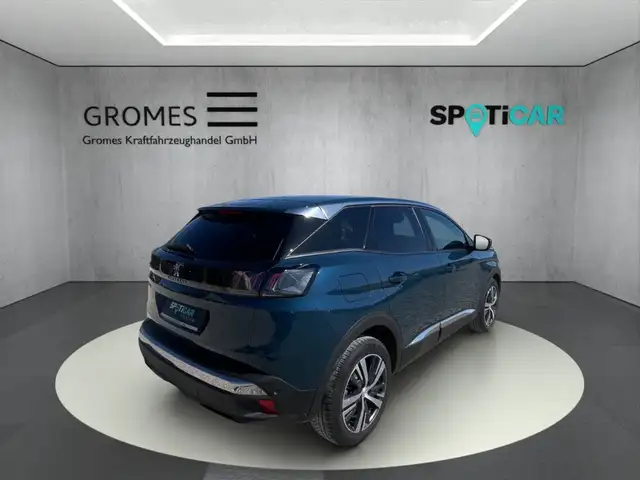 Peugeot 3008 view 3