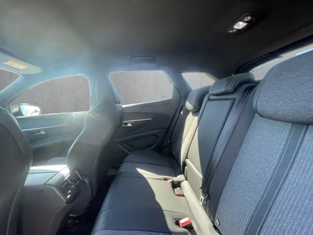 Peugeot 3008 view 8