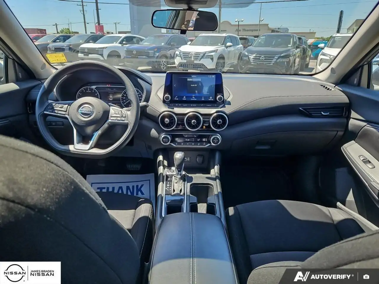 Nissan Sentra снимка Nissan Sentra