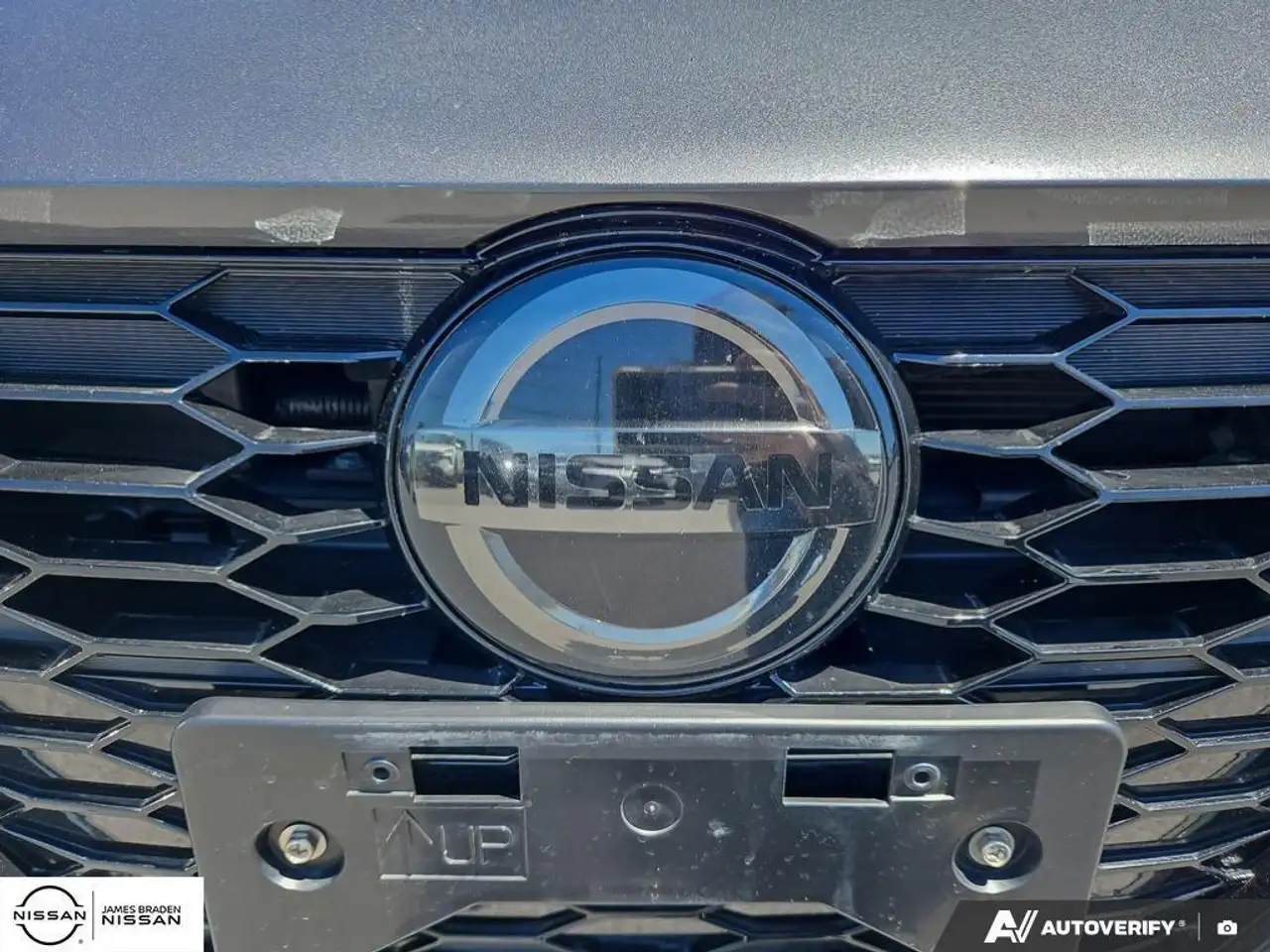 Nissan Sentra снимка Nissan Sentra