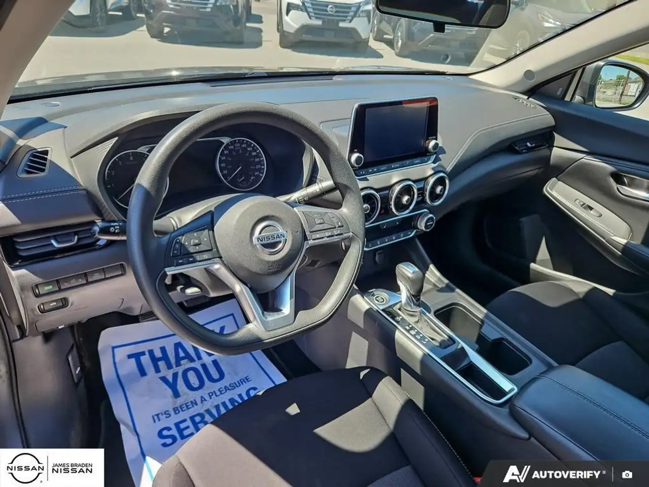 Nissan Sentra снимка Nissan Sentra
