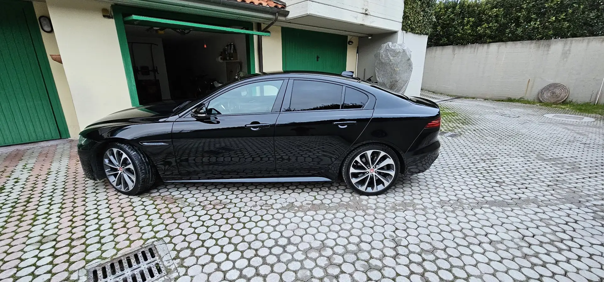 Jaguar XE 2.0d i4 R-Dynamic S 180cv auto - 2