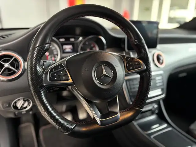 Mercedes-Benz Gla view 15