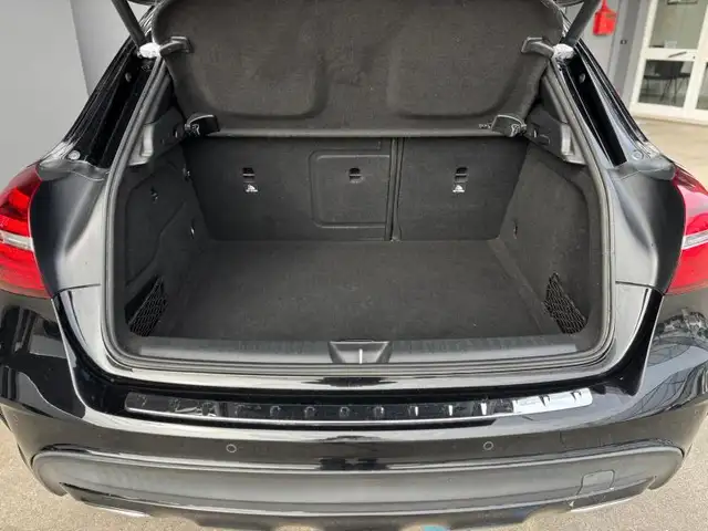 Mercedes-Benz Gla view 10