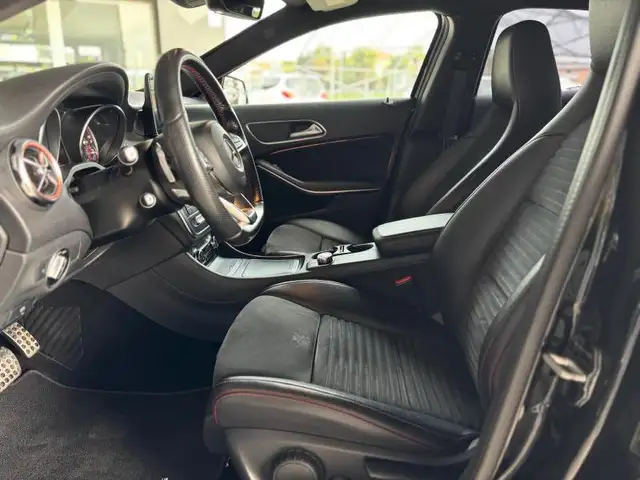 Mercedes-Benz Gla view 14