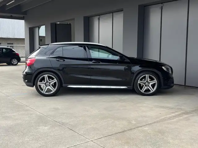 Mercedes-Benz Gla view 9