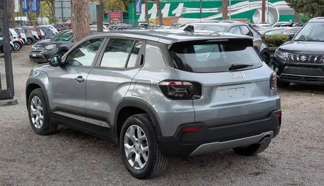 Jeep Avenger view 4