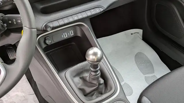 Jeep Avenger view 12