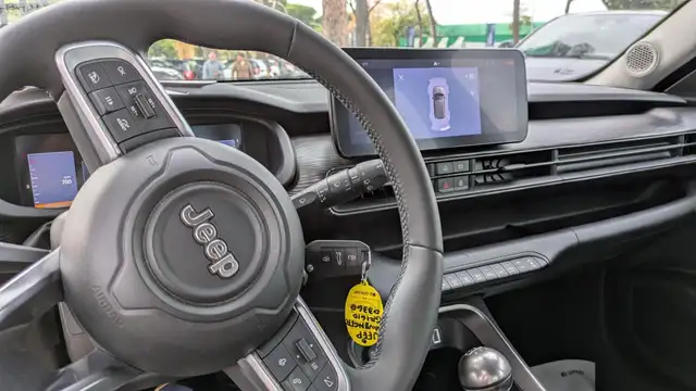 Jeep Avenger view 14