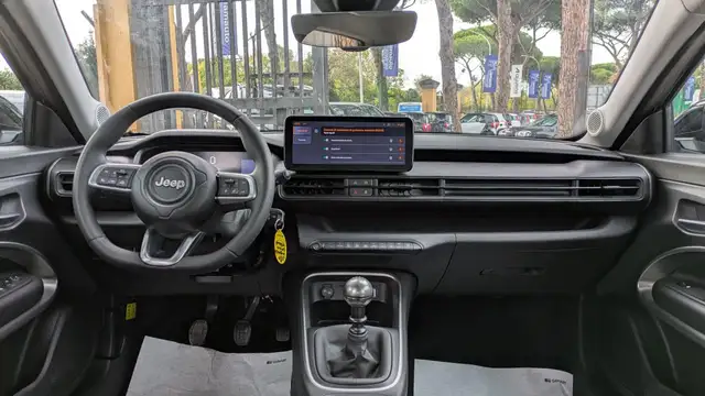 Jeep Avenger view 8