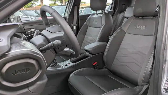 Jeep Avenger view 10