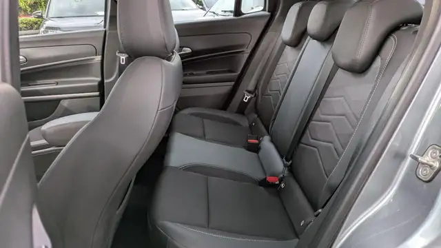 Jeep Avenger view 11
