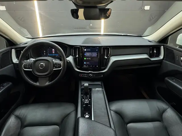 Volvo XC60 view 4