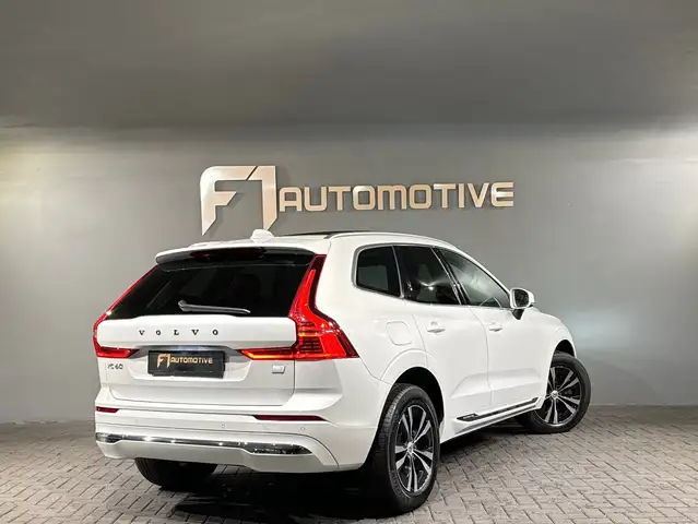 Volvo XC60 view 3