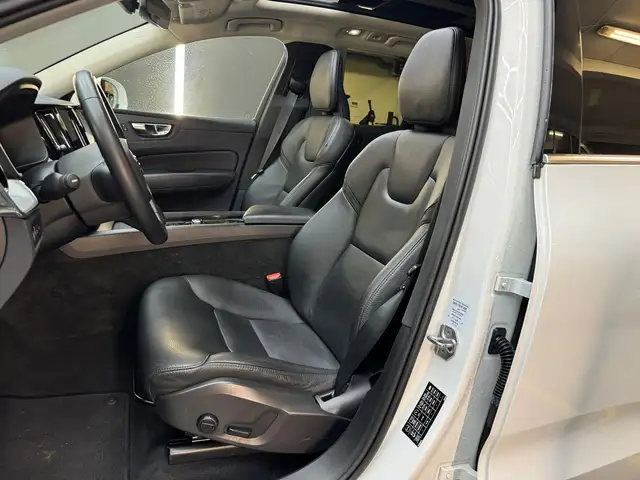 Volvo XC60 view 6