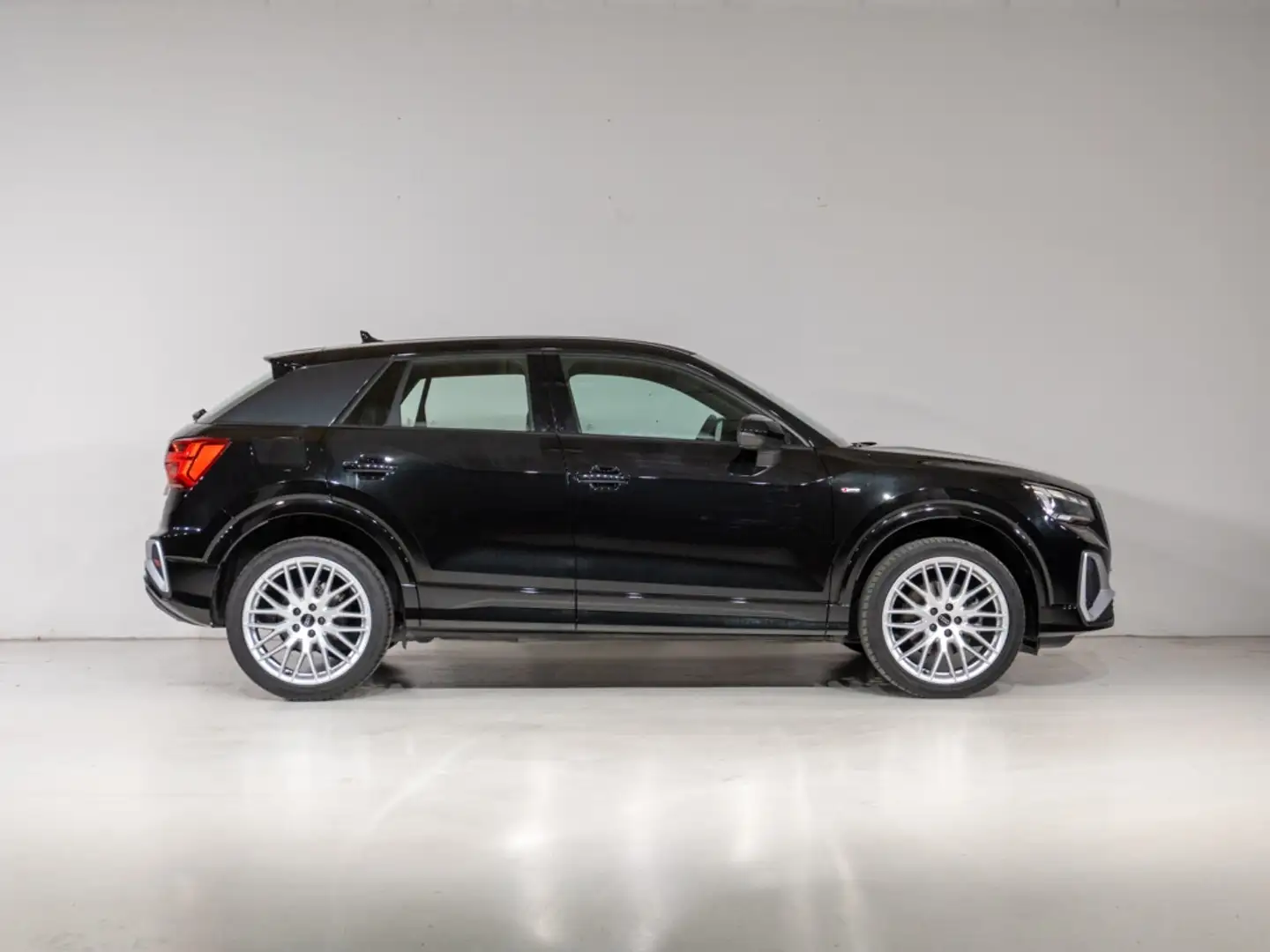 Audi Q2 2.0 35 TDI S TRONIC ADRENALIN 5P Negro - 2