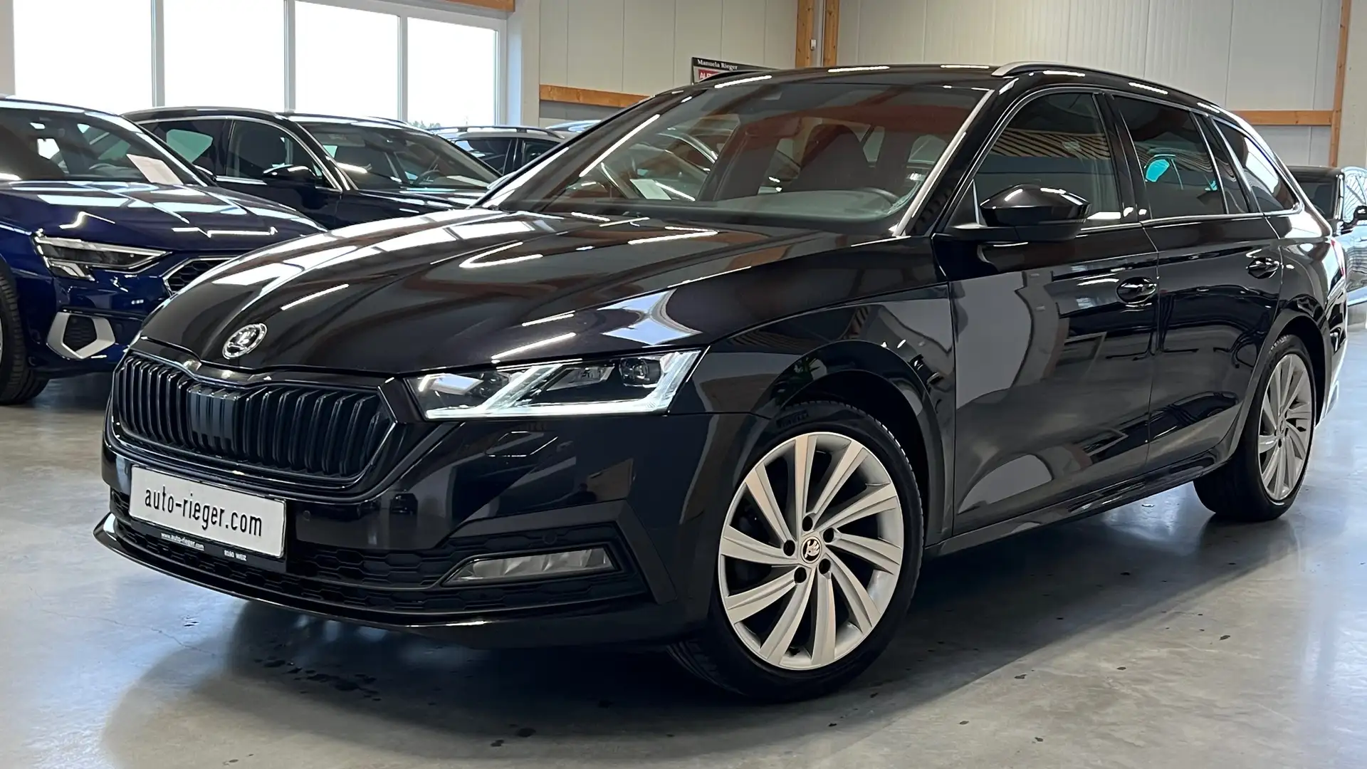 Skoda Octavia Style 2,0 TDI DSG Sport AHK, Kamera,Matrix-LED Schwarz - 2