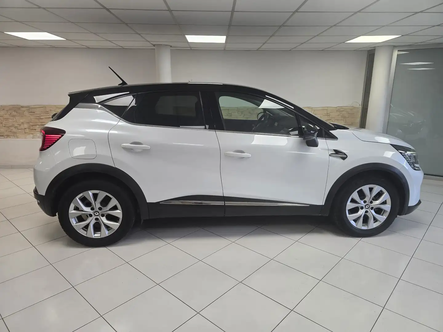 Renault Captur Captur 1.6 E-Tech hybrid Intens 145cv auto Bianco - 1