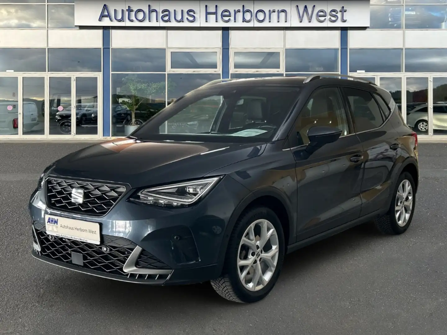 SEAT Arona FR 1.0 TSI LED Navi Alcantara Paket Sitz Paket Din Grau - 1