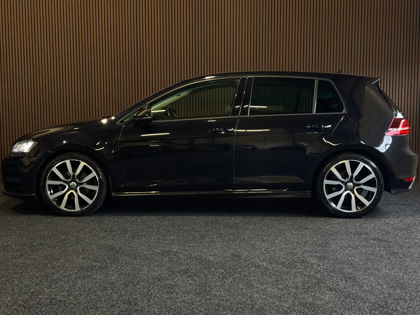 Volkswagen Golf 1.4 TSI R-Line|Cruise|Stoelver.|Massage Noir - 2