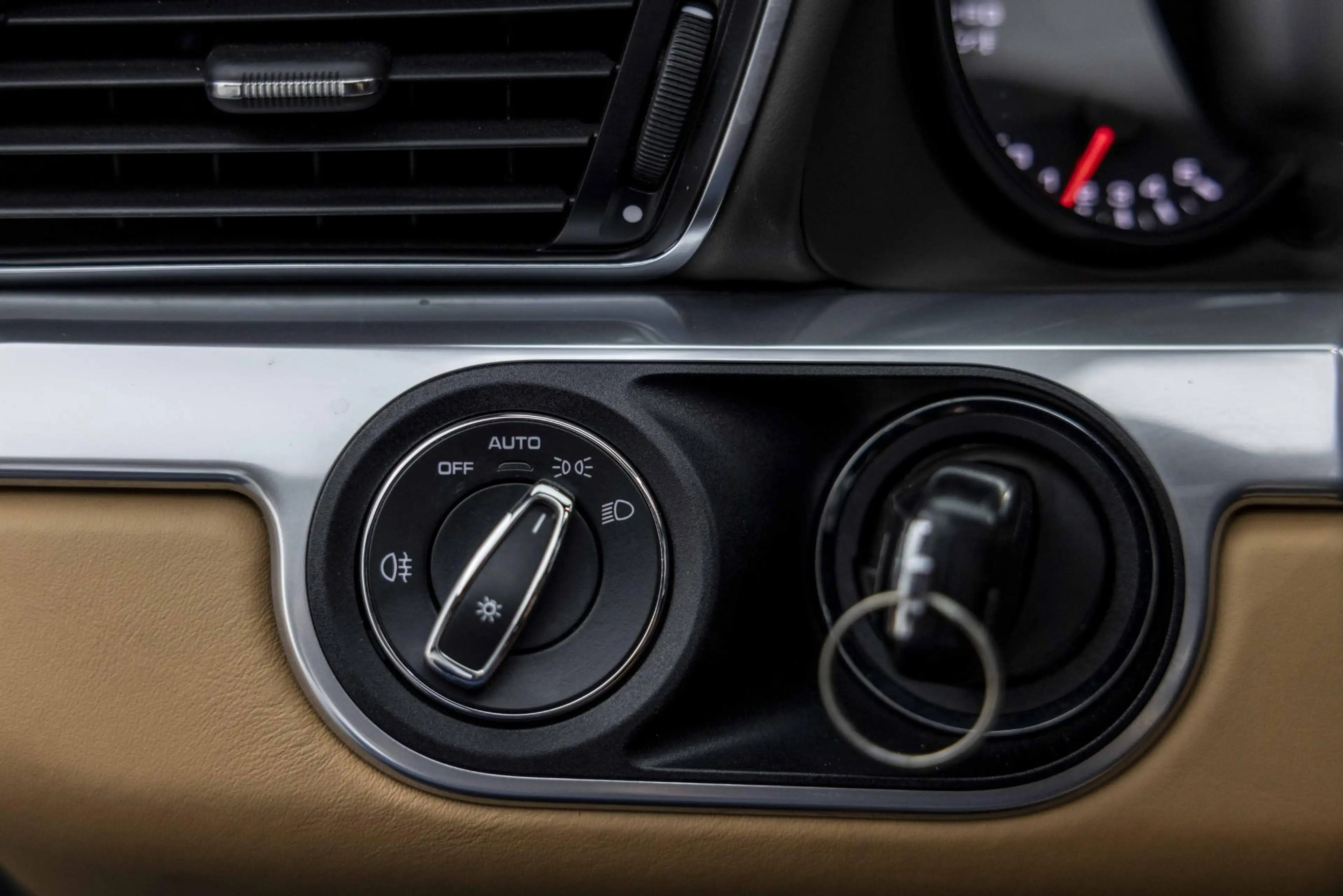 Porsche 991 991.2 - 3.0 TARGA 4S — photo 43