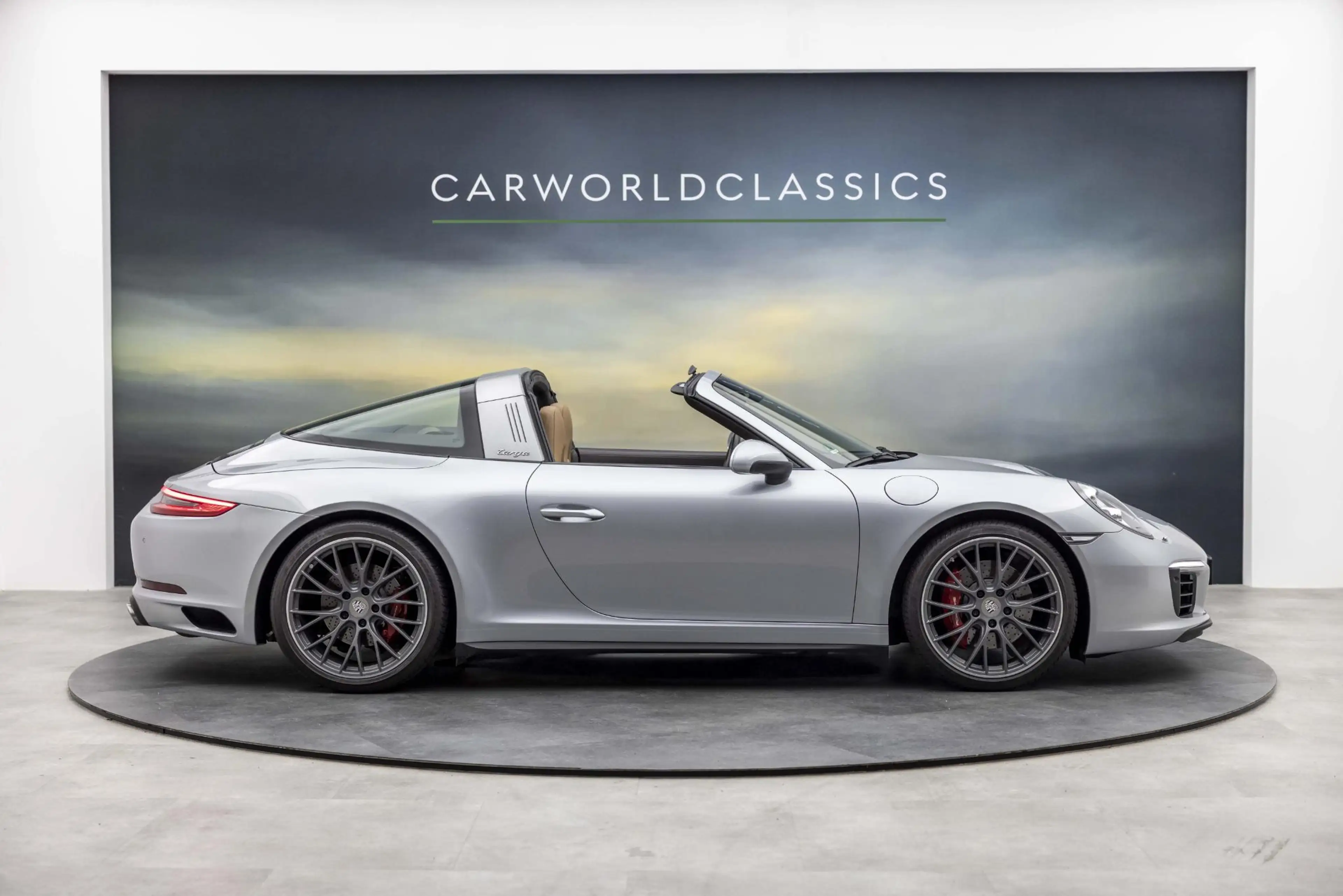 Porsche 991 991.2 - 3.0 TARGA 4S — photo 15