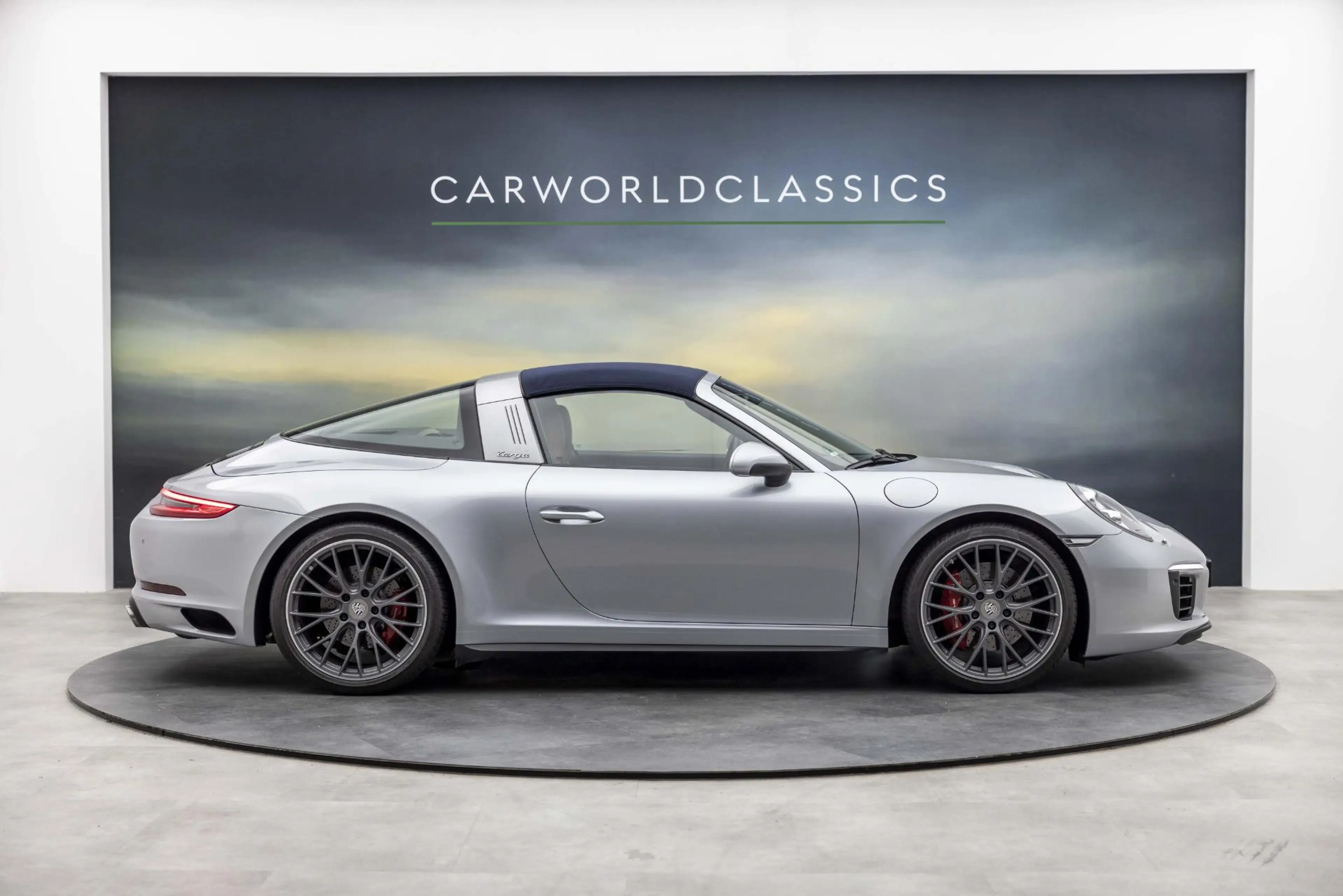 Porsche 991 991.2 - 3.0 TARGA 4S — photo 13