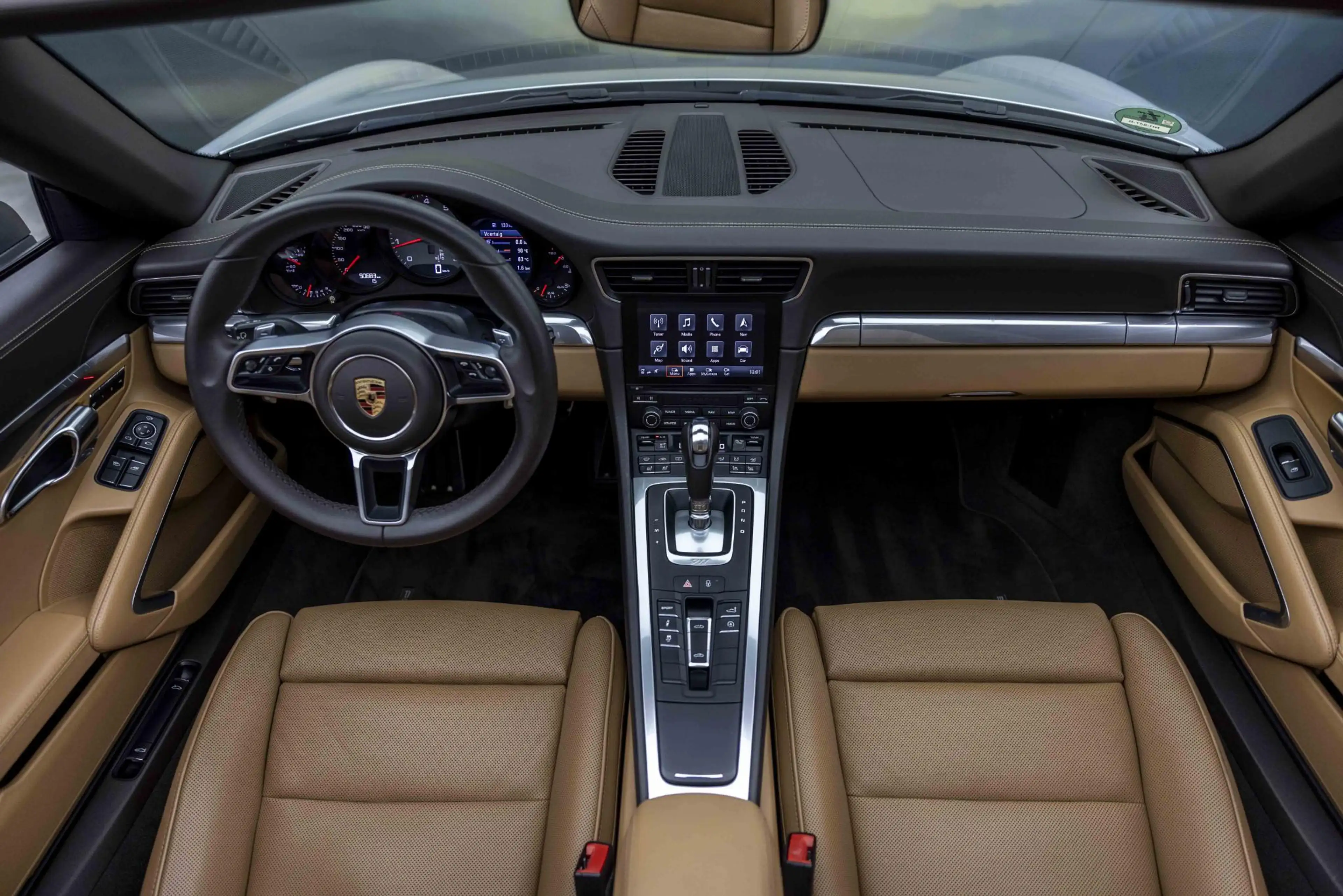 Porsche 991 991.2 - 3.0 TARGA 4S — photo 32