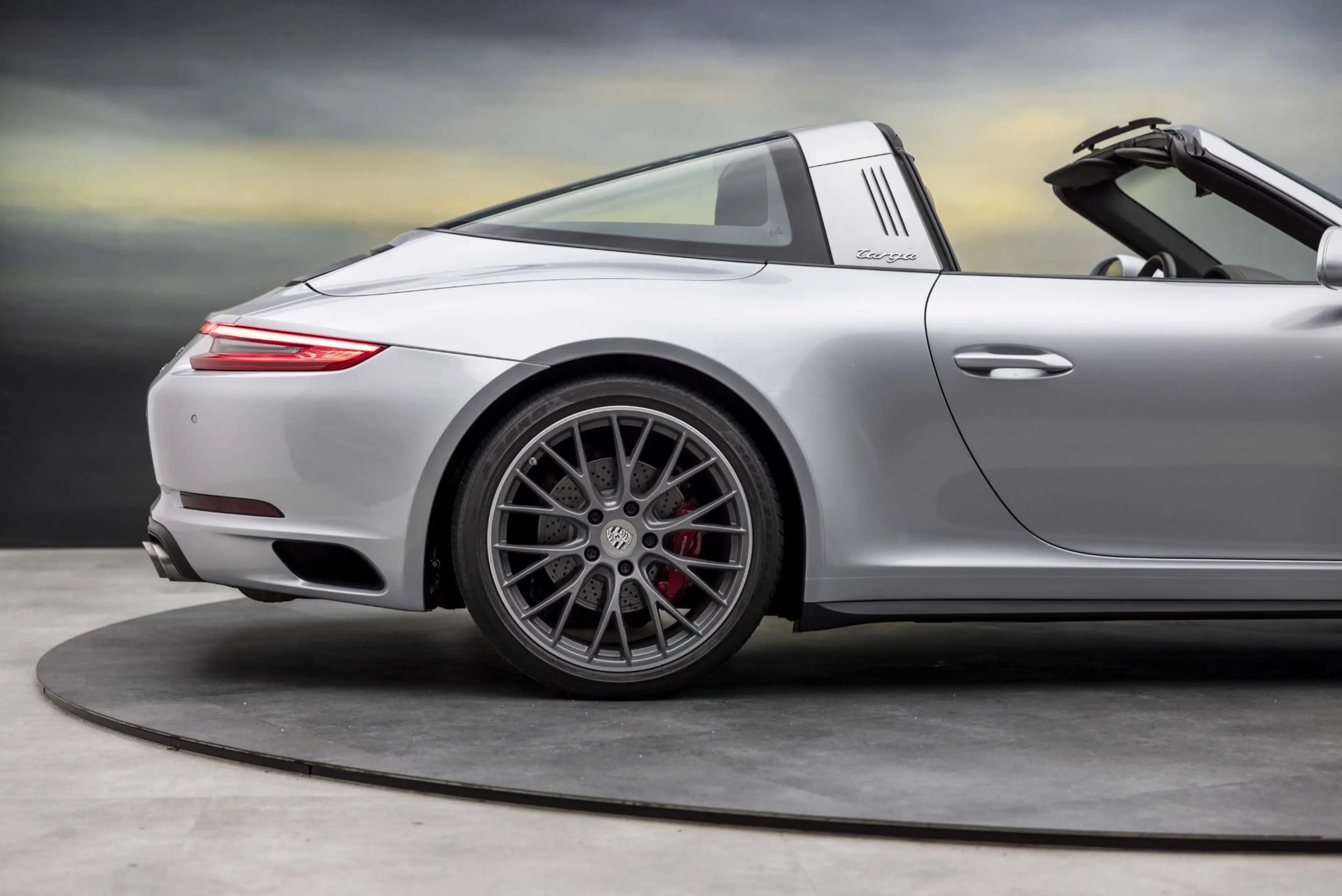 Porsche 991 991.2 - 3.0 TARGA 4S — photo 25