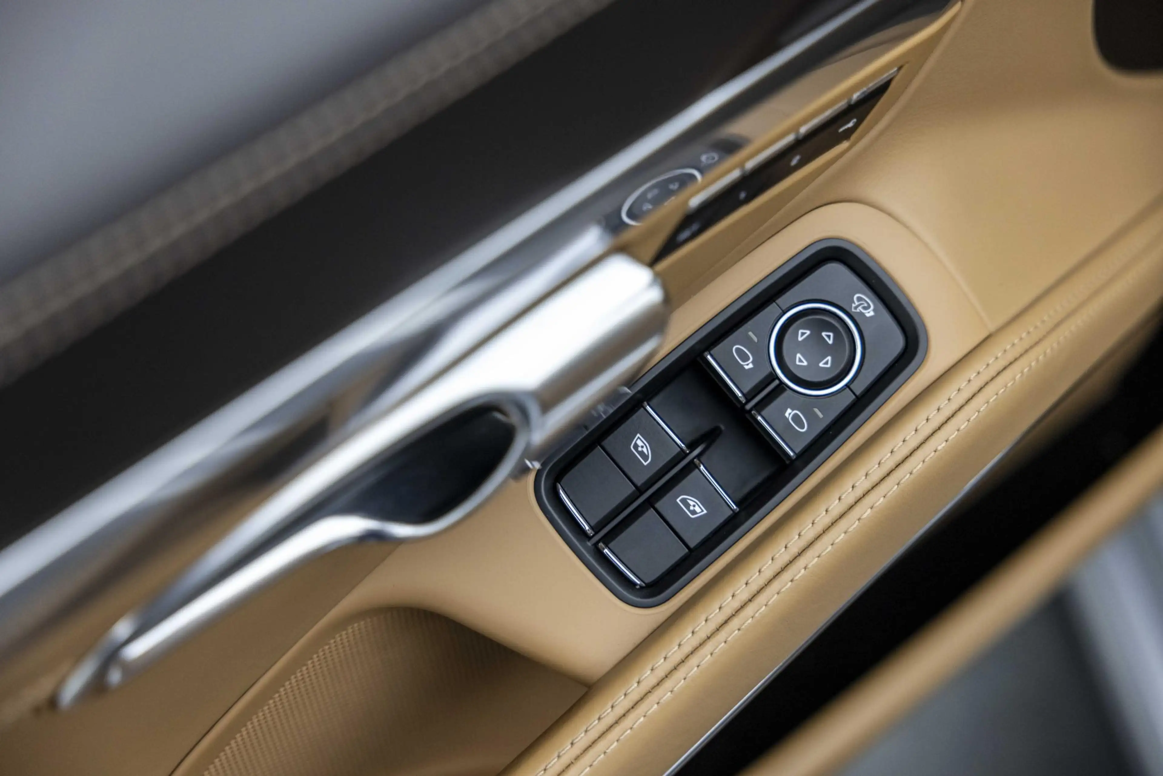 Porsche 991 991.2 - 3.0 TARGA 4S — photo 38