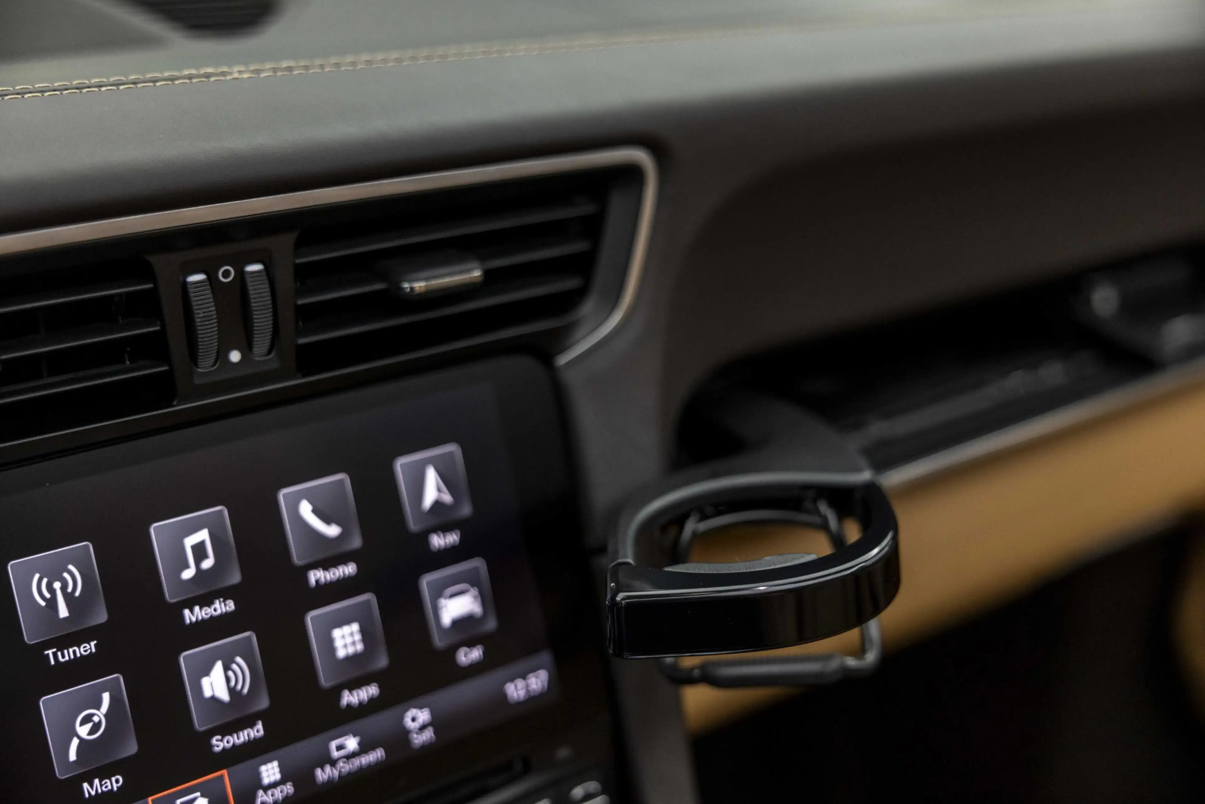 Porsche 991 991.2 - 3.0 TARGA 4S — photo 47