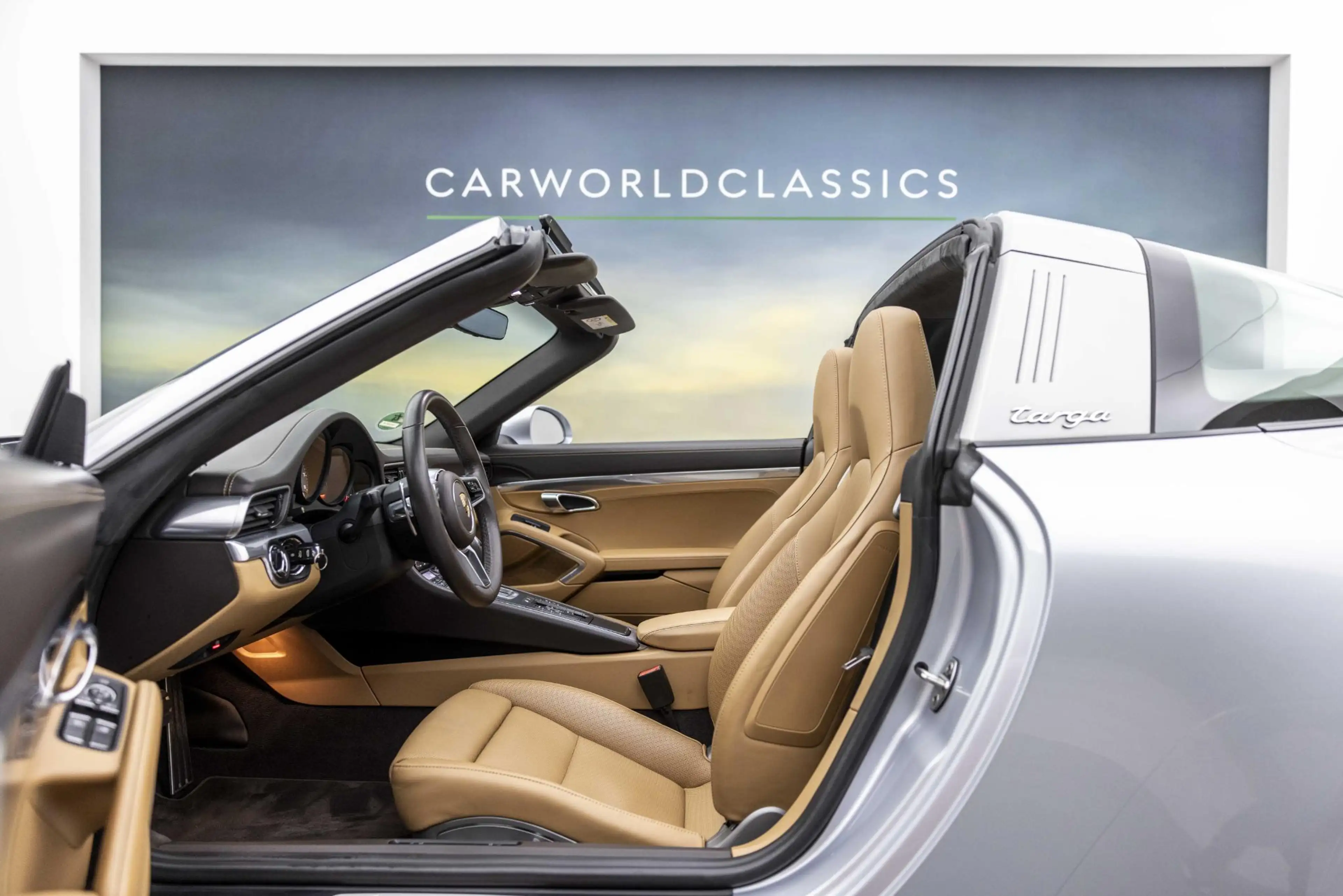 Porsche 991 991.2 - 3.0 TARGA 4S — photo 27