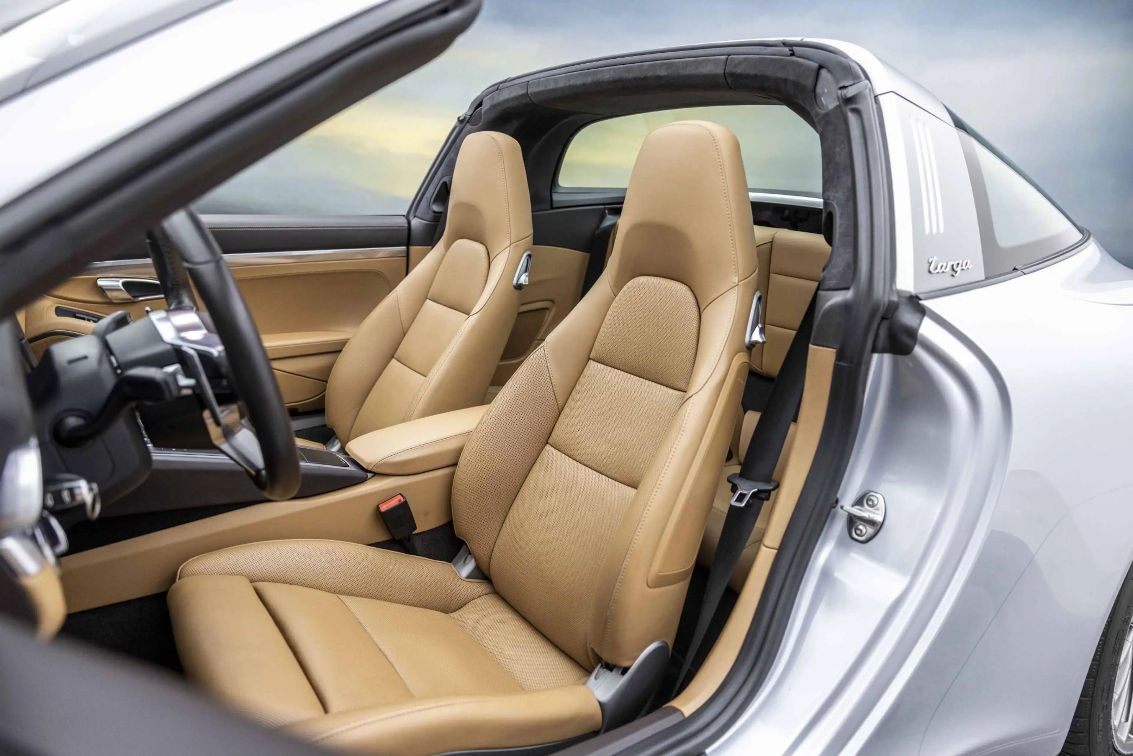 Porsche 991 991.2 - 3.0 TARGA 4S — photo 23