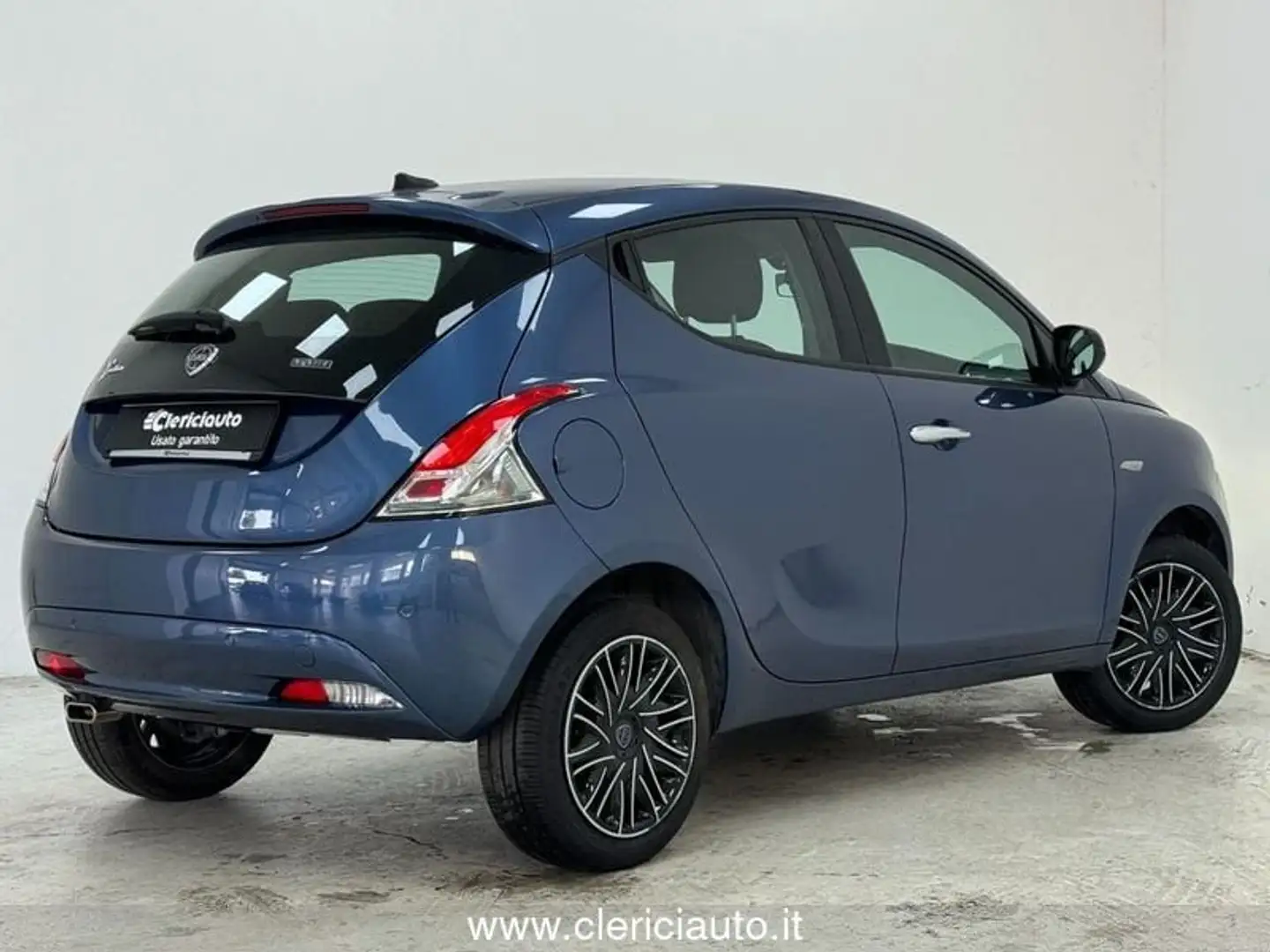 Lancia Ypsilon 1.0 FireFly 5 porte S&S Hybrid Gold Blu/Azzurro - 2