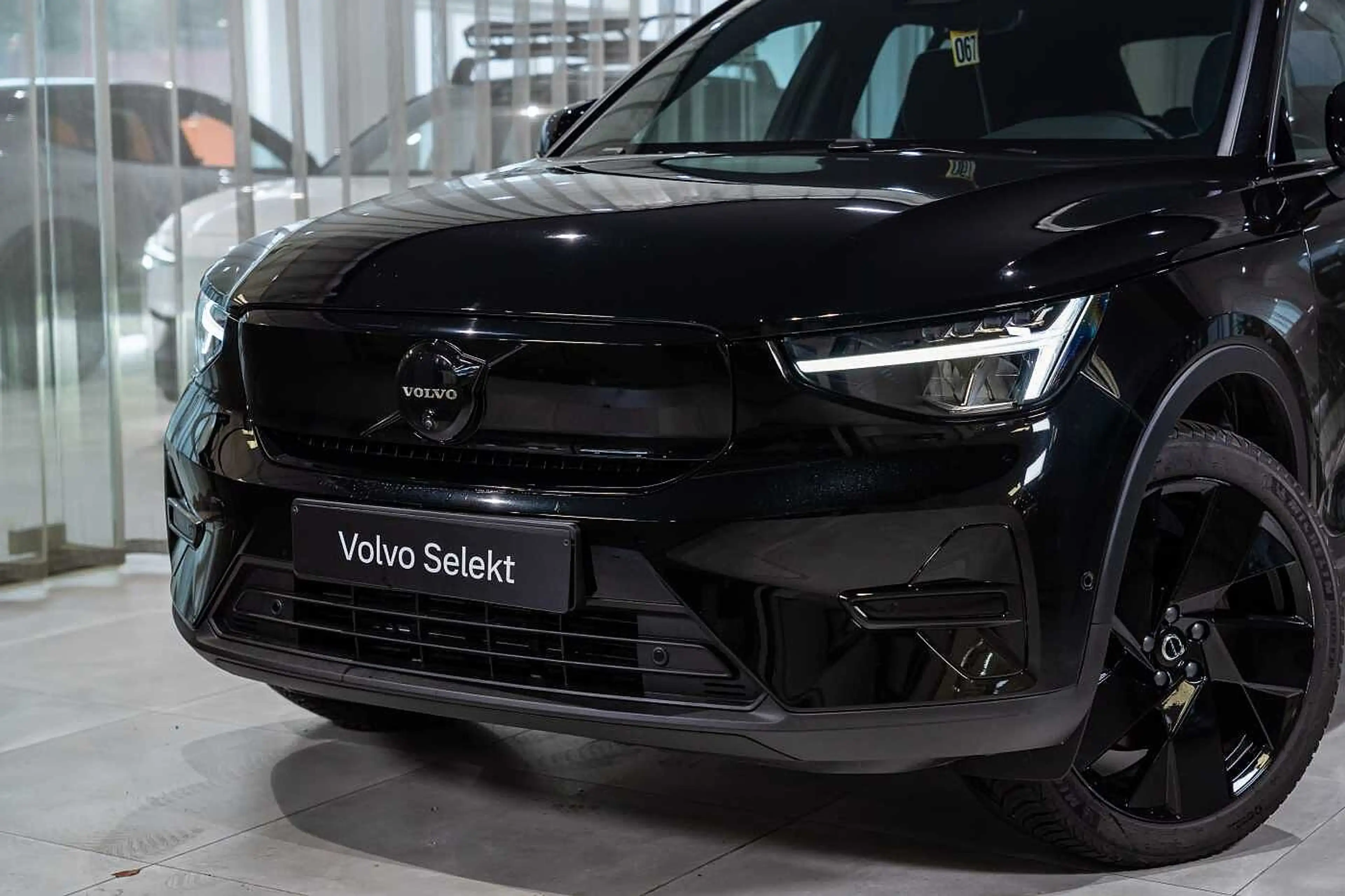 Volvo EX40 Black Edition Ultra, SM Ext Range — photo 2