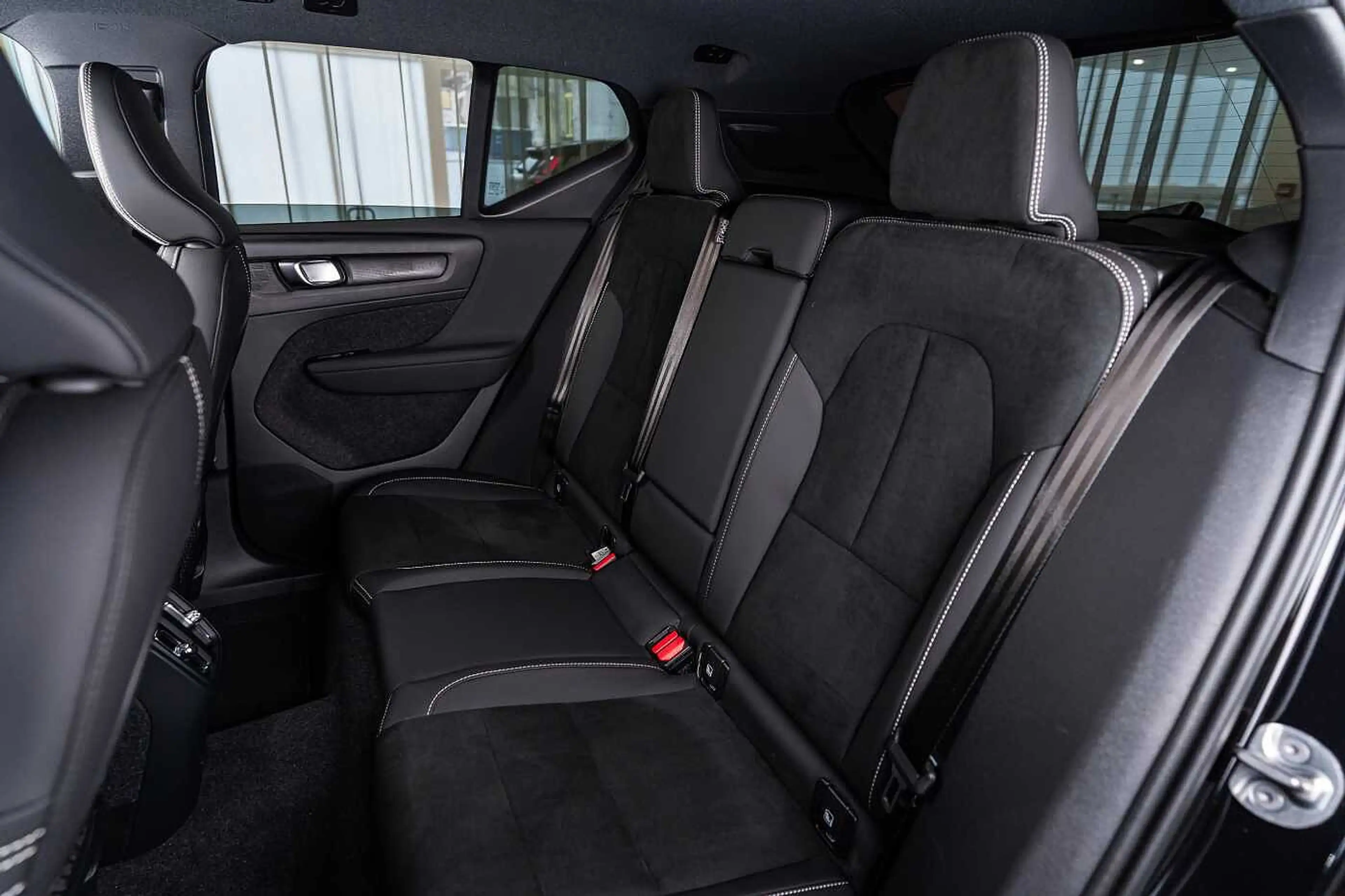 Volvo EX40 Black Edition Ultra, SM Ext Range — photo 15