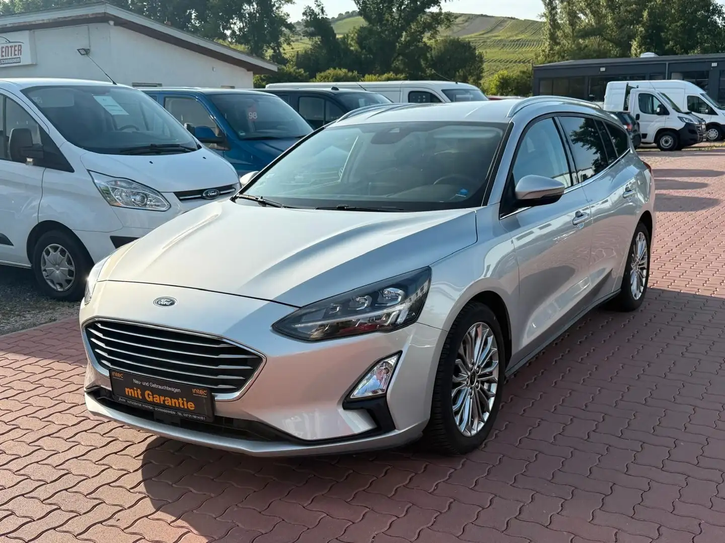 Ford Focus Turnier Titanium*LED*SHZ*PDC*NAVI*CARPLAY Argent - 1