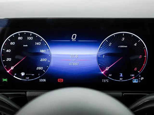 Mercedes-Benz GLA view 15