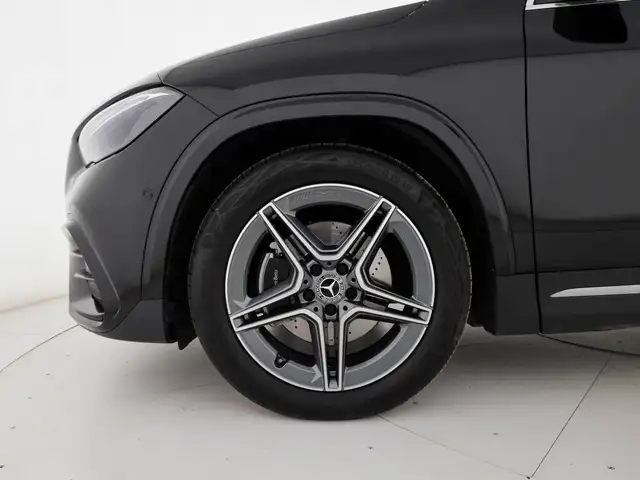 Mercedes-Benz GLA view 7
