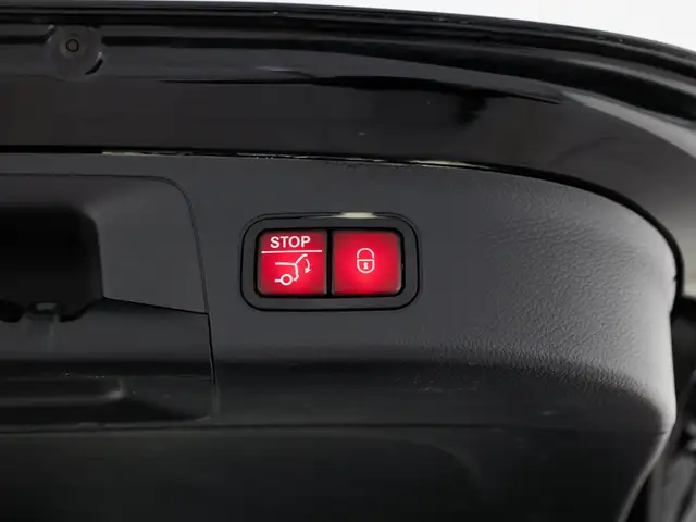 Mercedes-Benz GLA view 20