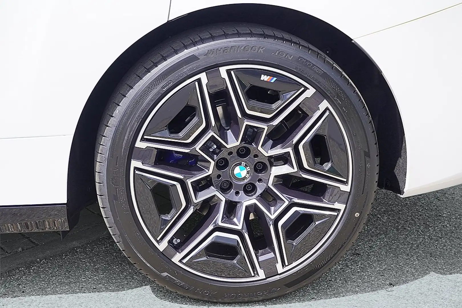 BMW iX xDrive45 M Sport AHK HeadUp M-Sitze Kamera ACC Sit Weiß - 2