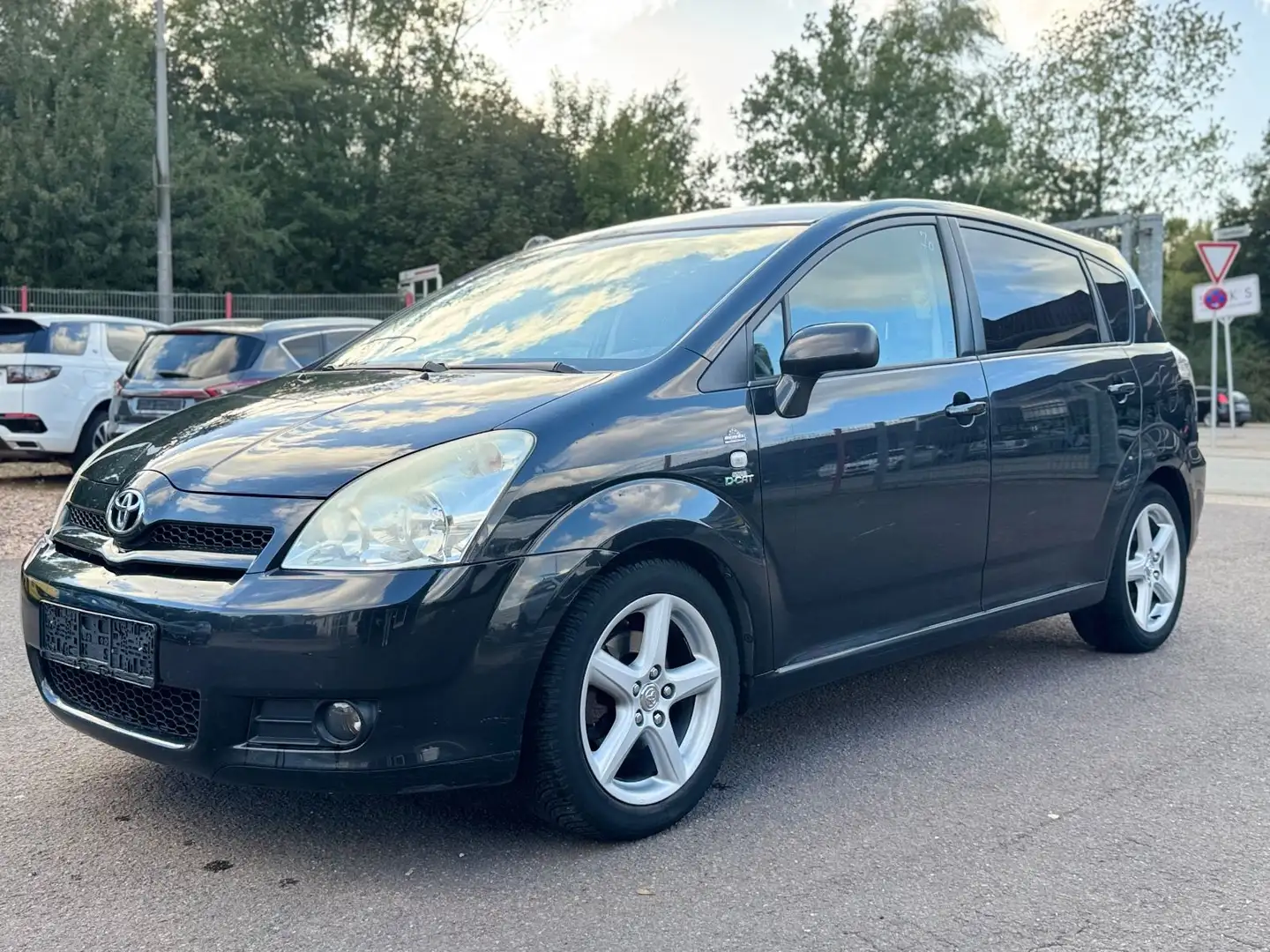 Toyota Corolla Verso 2.2 D-CAT Sol 7-Sitzer Schwarz - 1