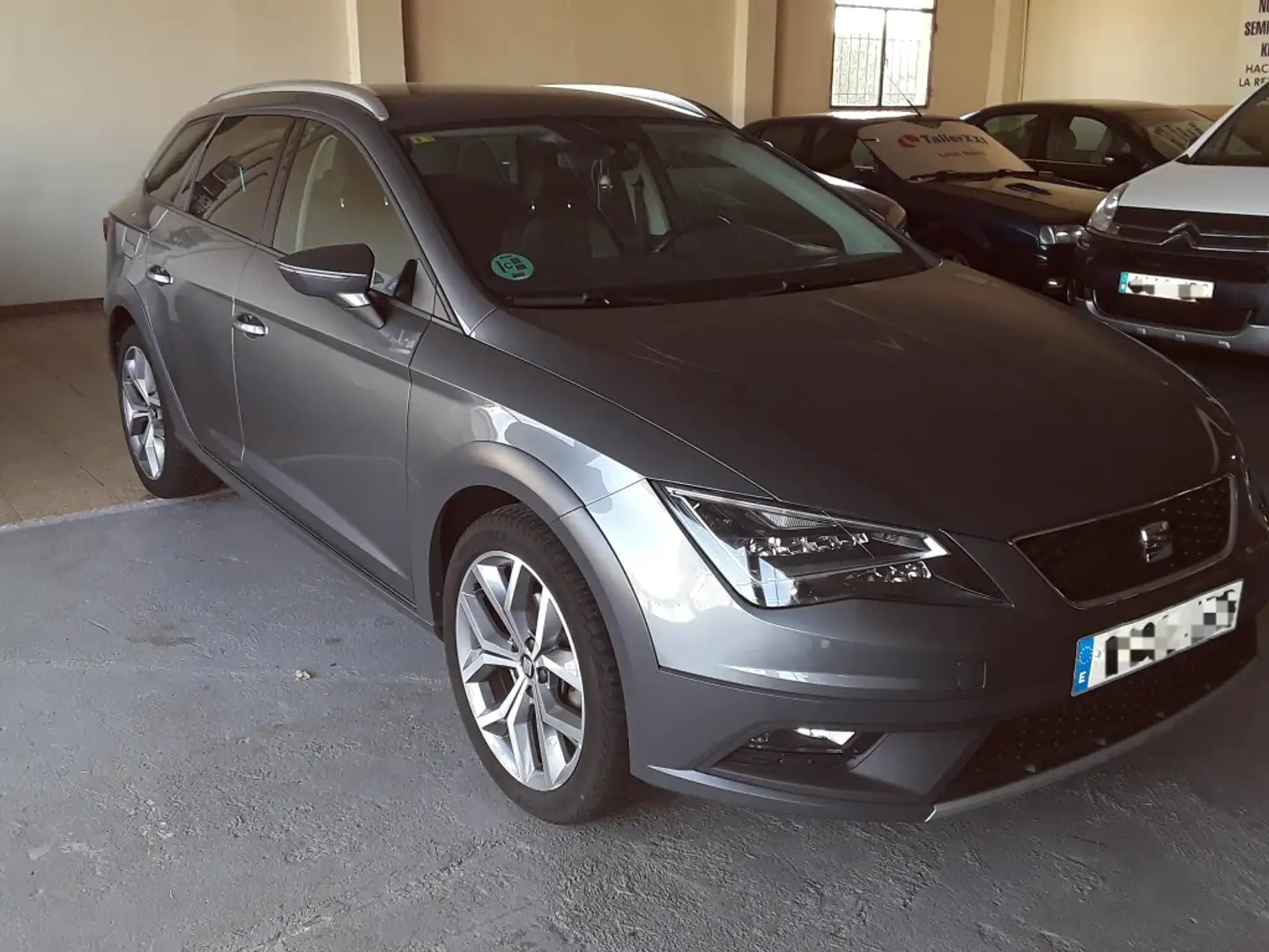 SEAT Leon 2.0TDI CR S&S 4Drive 150 Gris - 2